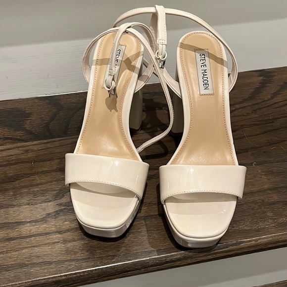 LESSA BONE PATENT Steve Madden - Picture 1 of 4